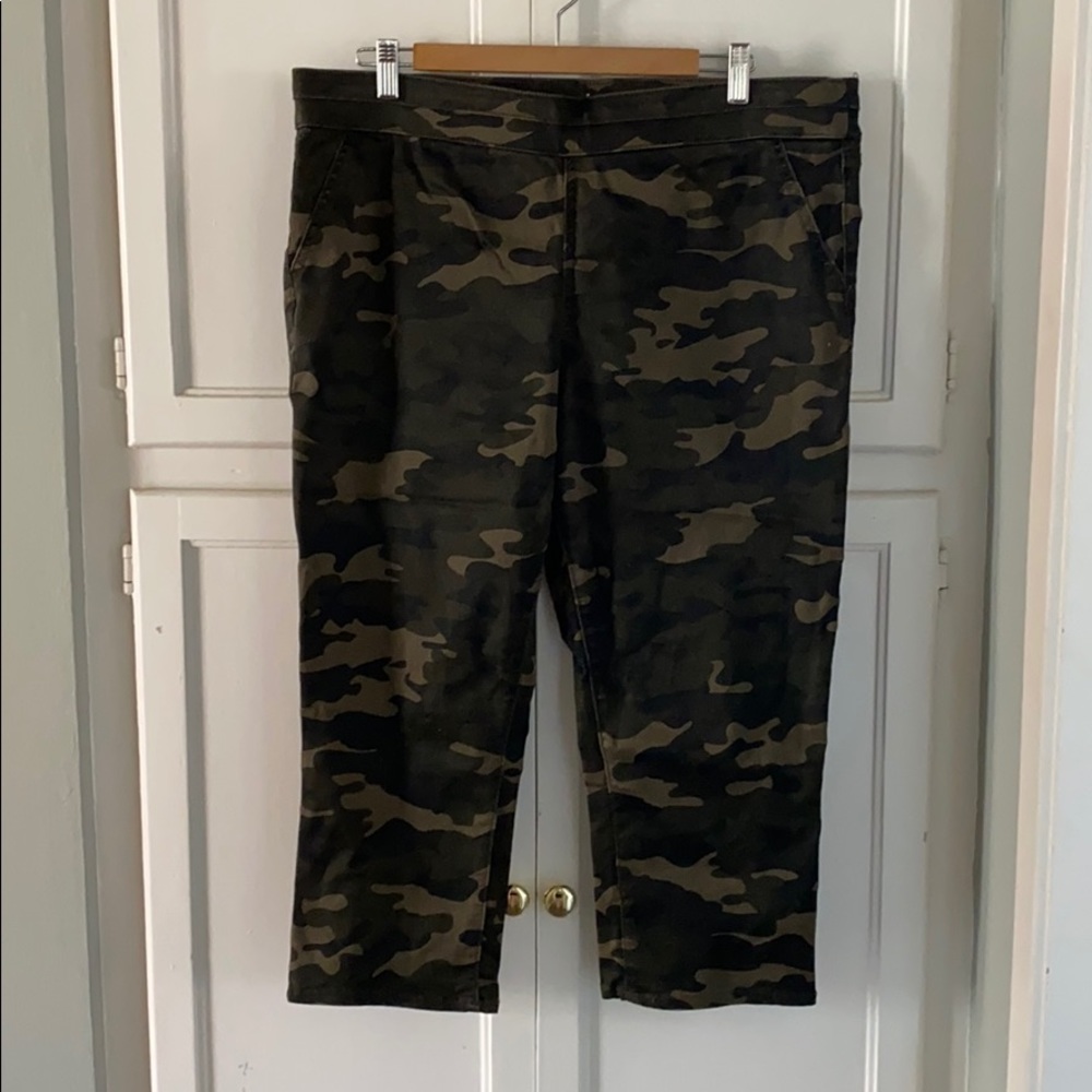 Capri camouflaged print jeggings